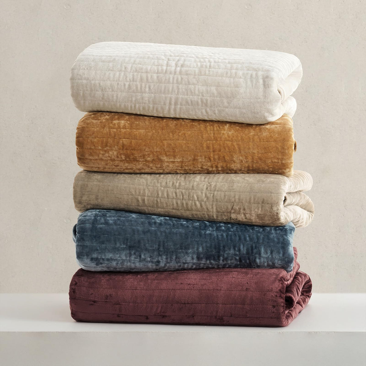 EverGrace Velvet Quilt Set Queen all-season lightweight coverage