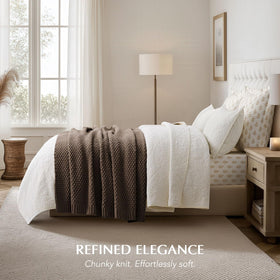 EVERGRACEHOME bed blanket soft-chenille texture adds warmth without bulk.