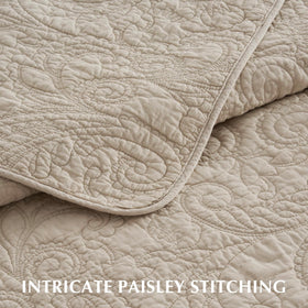 Evergracehome breathable fabric supports year‑round sleep comfort.