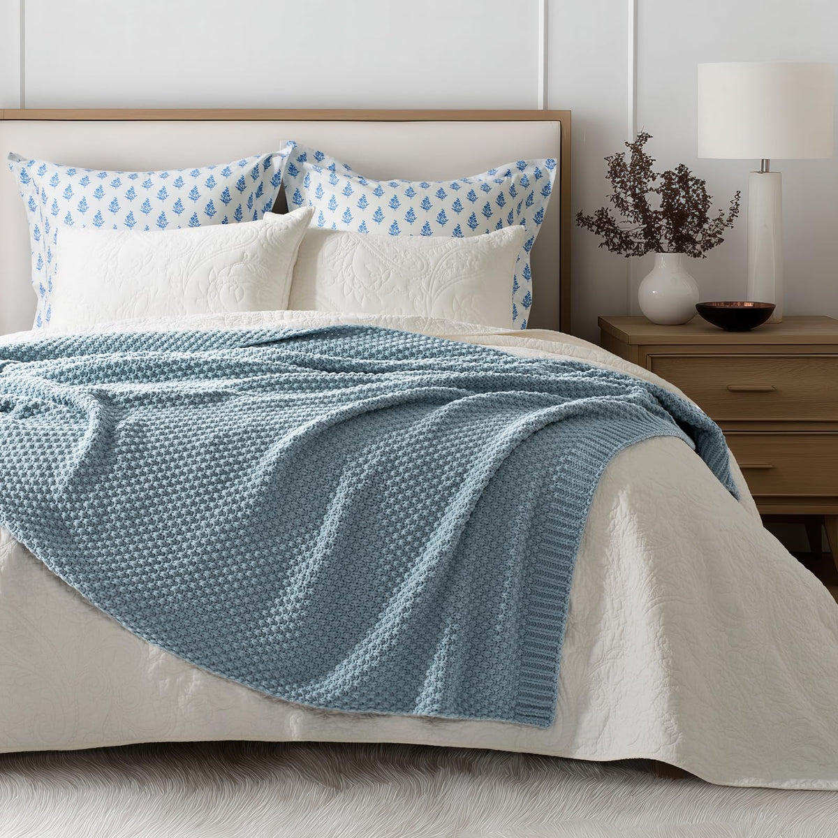 EVERGRACEHOME chambray-blue-blanket-closeup emphasizes plush softness.