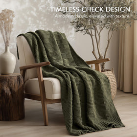 Evergracehome lightweight knit blanket provides breathable warmth.