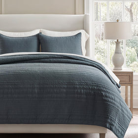 Evergracehome Modern Lines Quilt King with refined stitching for breathable comfort.