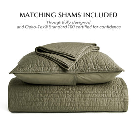 EVERGRACEHOME king-size quilt neatly draped to illustrate generous coverage.