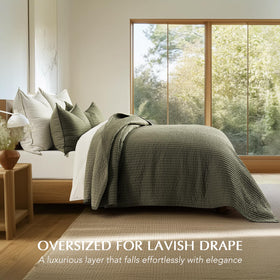 EVERGRACEHOME olive-green quilt on bed demonstrates breathable cotton and lightweight warmth.