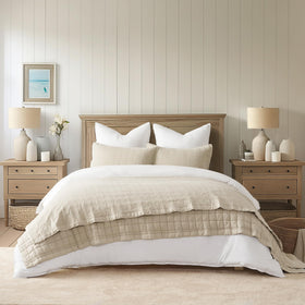 EVERGRACEHOME eco-friendly dyes and materials support gentle, skin-friendly sleep space.