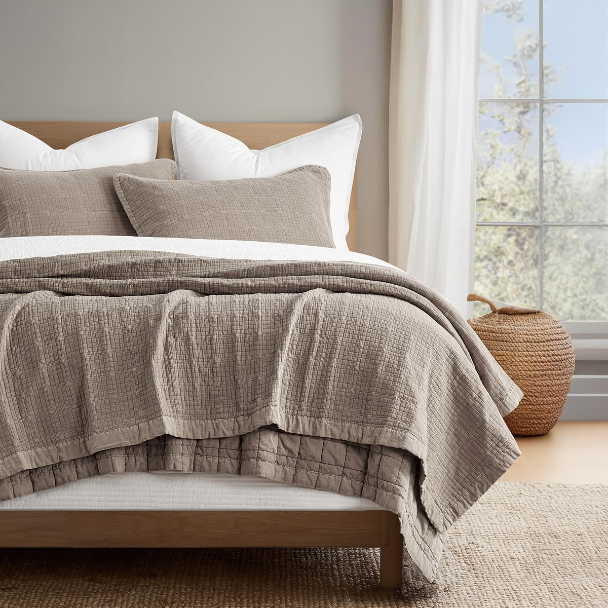 EVERGRACEHOME stonewashed quilt set king rests softly for all-season comfort.