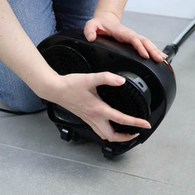 Ewbank EP170 cord storage keeps cables tidy during use