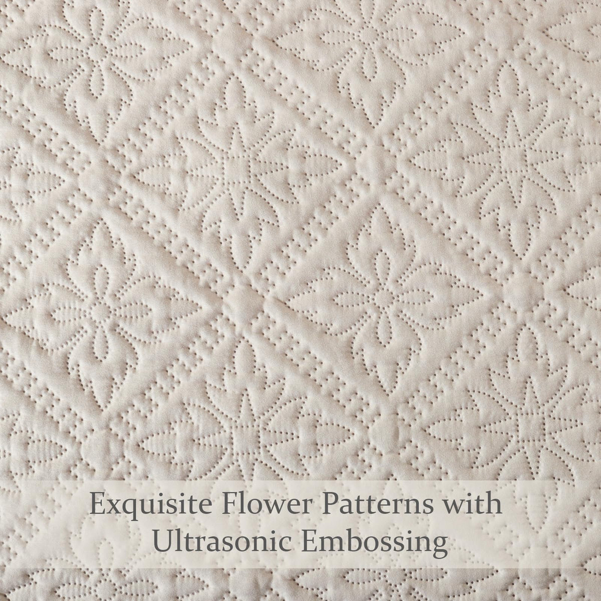 Exclusivo Mezcla all-season-use quilt pairs with any decor and temperature preferences