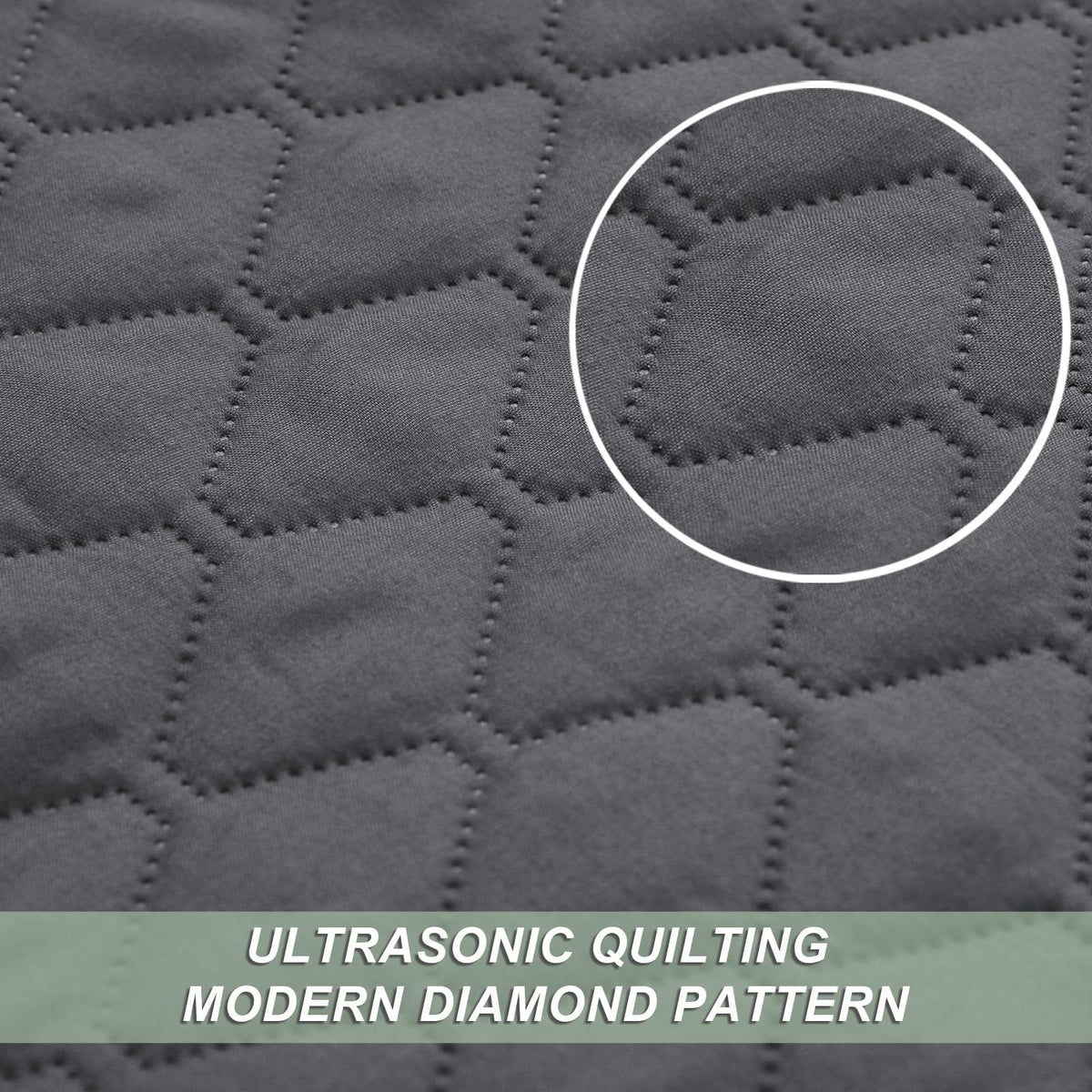 Bedroom decor setup featuring Exclusivo Mezcla quilt as decorative throw