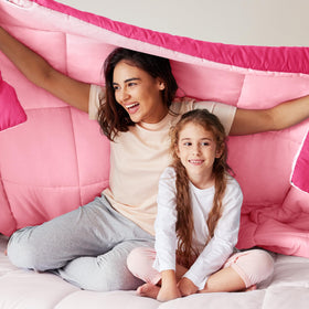 Exclusivo Mezcla hot pink fabric closeup highlights vibrant color and texture