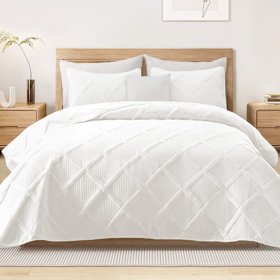 Exclusivo Mezcla king quilt set basket-weave close-up for durable, lightweight texture.