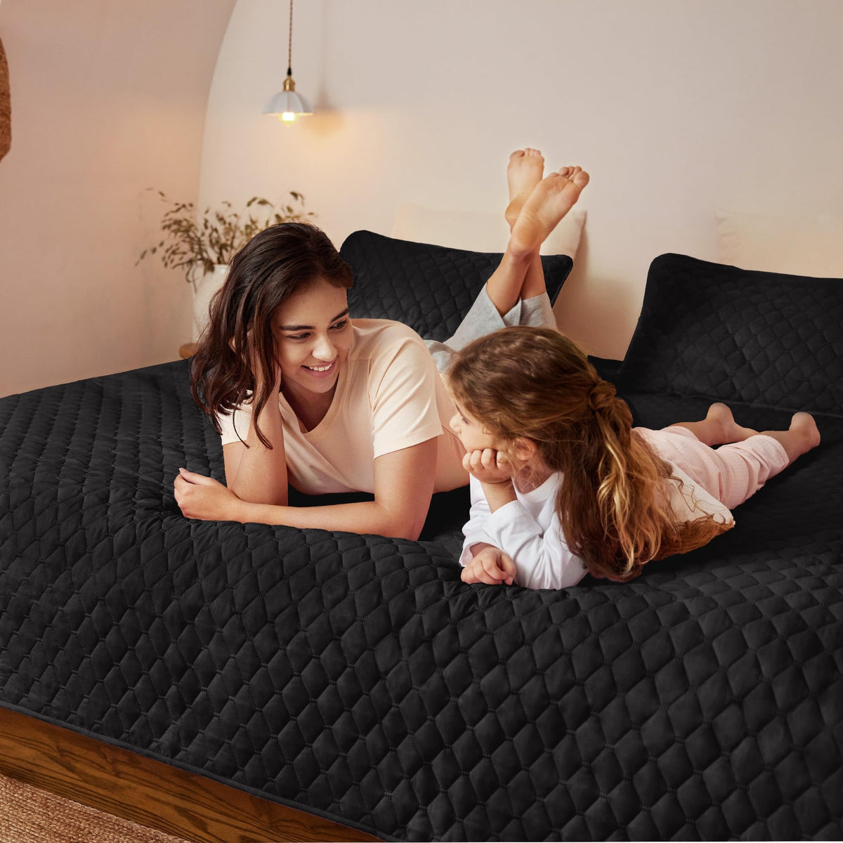 Exclusivo Mezcla king quilt pillow shams set for complete bed styling