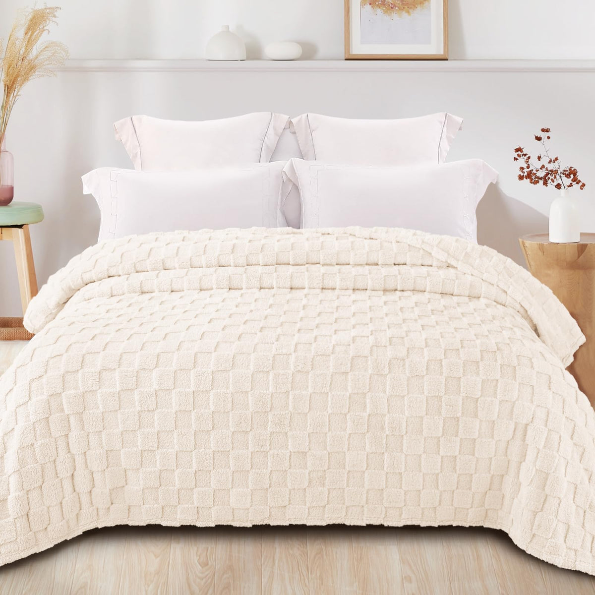 Exclusivo Mezcla checkered pattern blanket adds stylish decor and protection for beds and couches