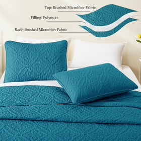 Exclusivo Mezcla lightweight bedspread ideal for summer or layering under a duvet.