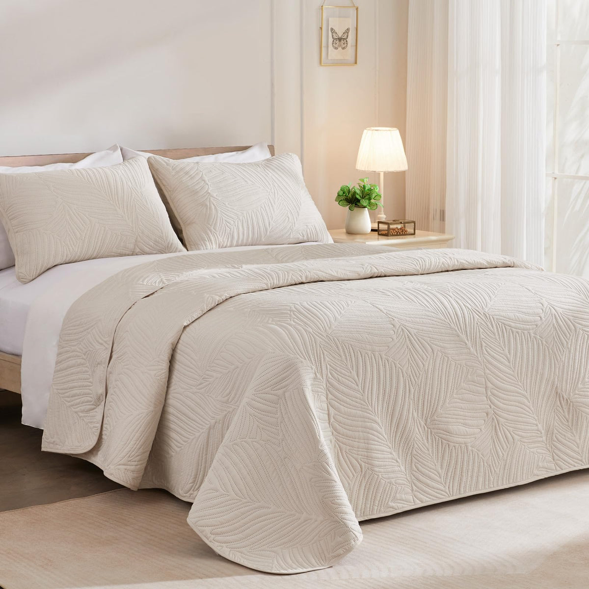 Exclusivo Mezcla microfiber quilt offers ultra-soft comfort for cozy nights