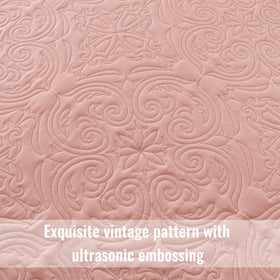 Exclusivo Mezcla all-season reversible quilt offers two looks for any decor.