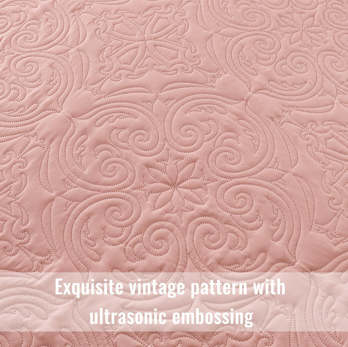 Exclusivo Mezcla reversible quilt demonstrates all-season versatility and simple styling.