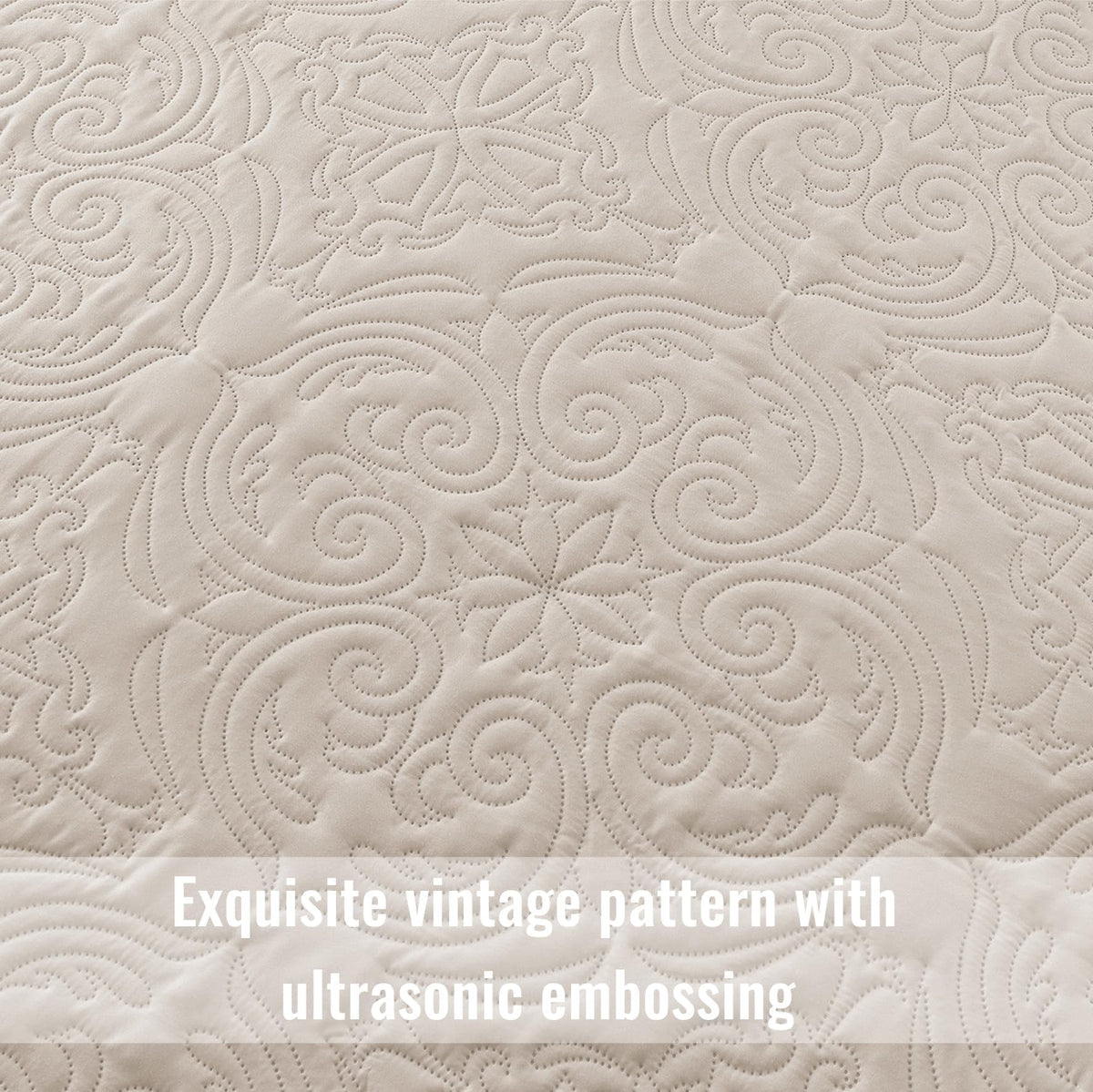 Exclusivo Mezcla all-season quilt shown as bedspread option