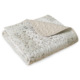 Exclusivo Mezcla travel blanket 50x60 convenient for trips and on the go.