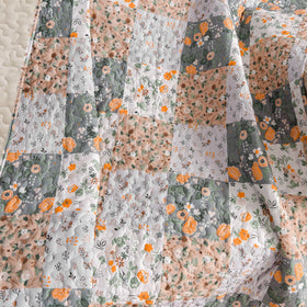 Exclusivo Mezcla travel-friendly blanket ready for camping or trips.