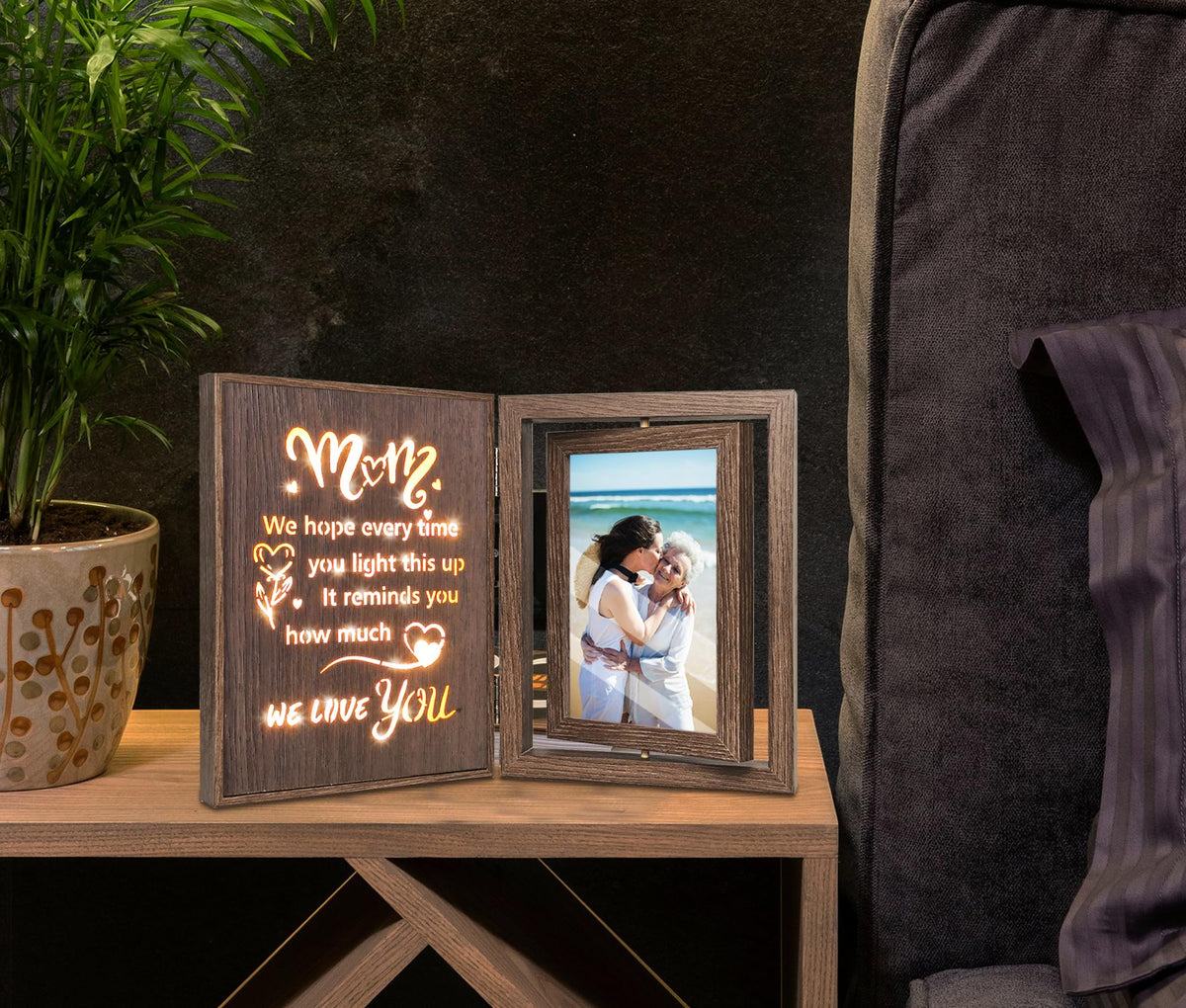 EYITUPC Light Up Mom Frame USB powered for flexible placement and power options.