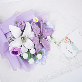 EZsenses crochet flower bouquet gift bag and card—ready to gift.