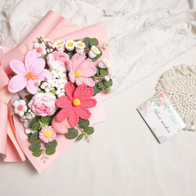 EZsenses ready-to-gift bouquet provides a stylish, maintenance-free decor option.