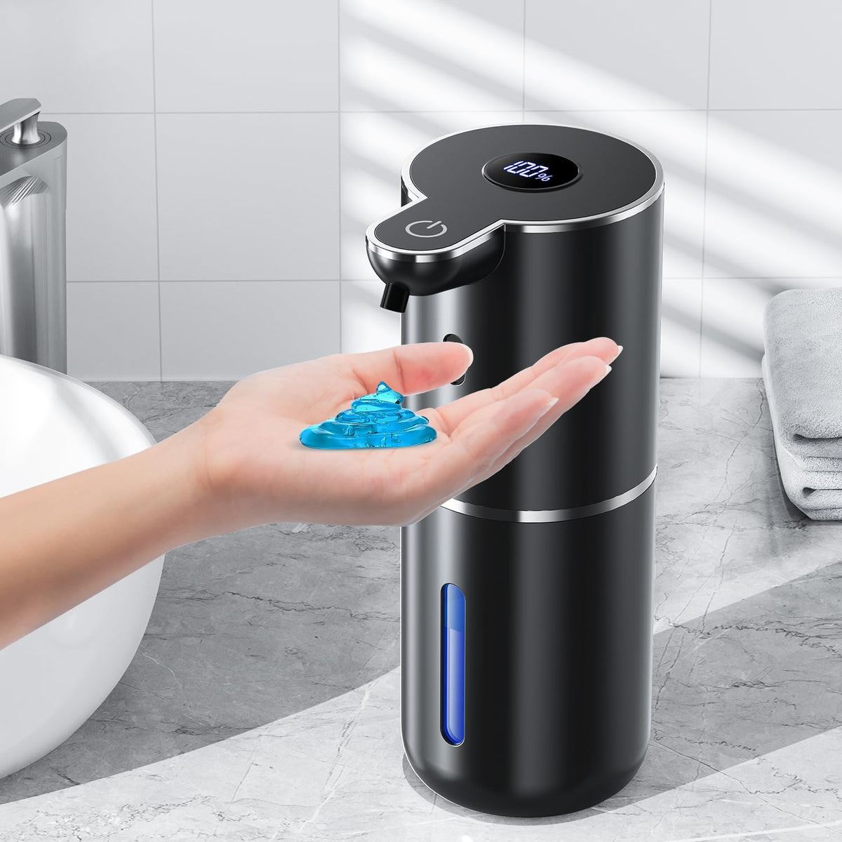 Fachixy automatic dispenser with digital display for precise soap dosing.
