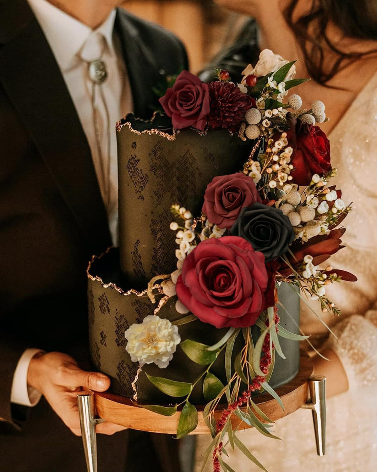FACINOC burgundy artificial roses for wedding flowers and rustic décor ideas.