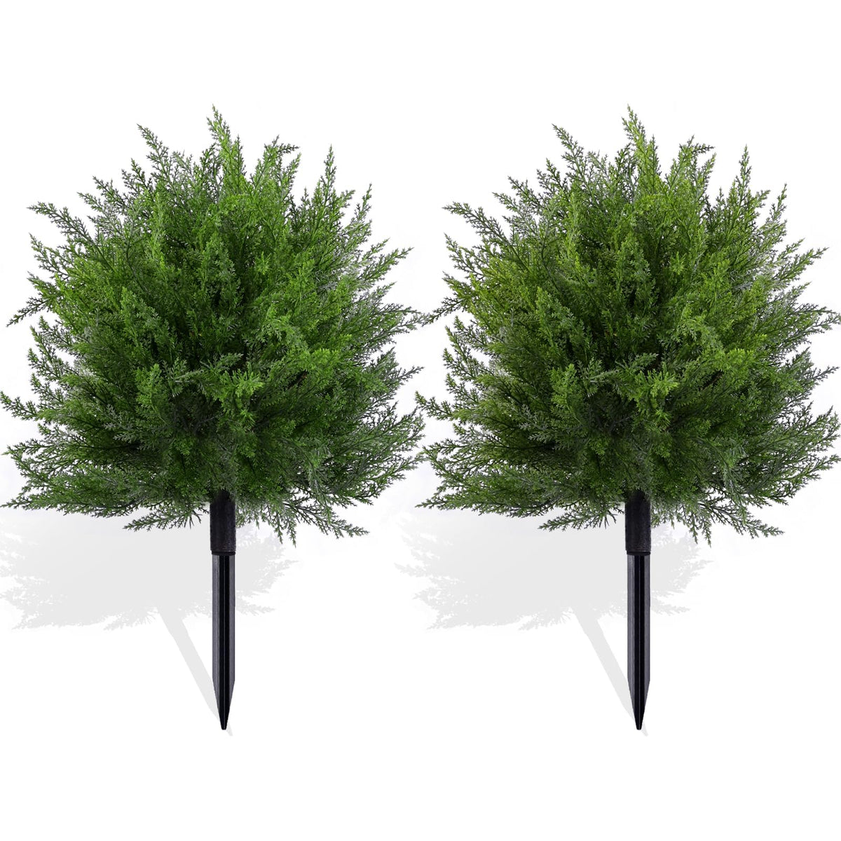 FAJUNZH outdoor décor cedar topiary creates an instant focal point.