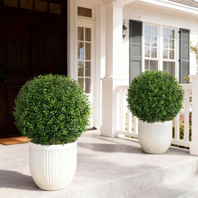 FancyPlus ground spike installation enables quick, tool-free outdoor setup.