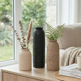 FancyPlus vase paired with pampas grass for rustic vibes.