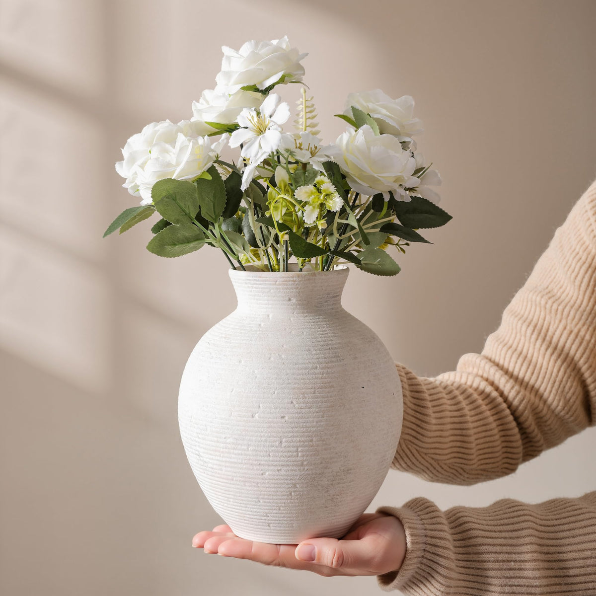 FancyPlus ceramic vase ideal for dried arrangements and pampas grass