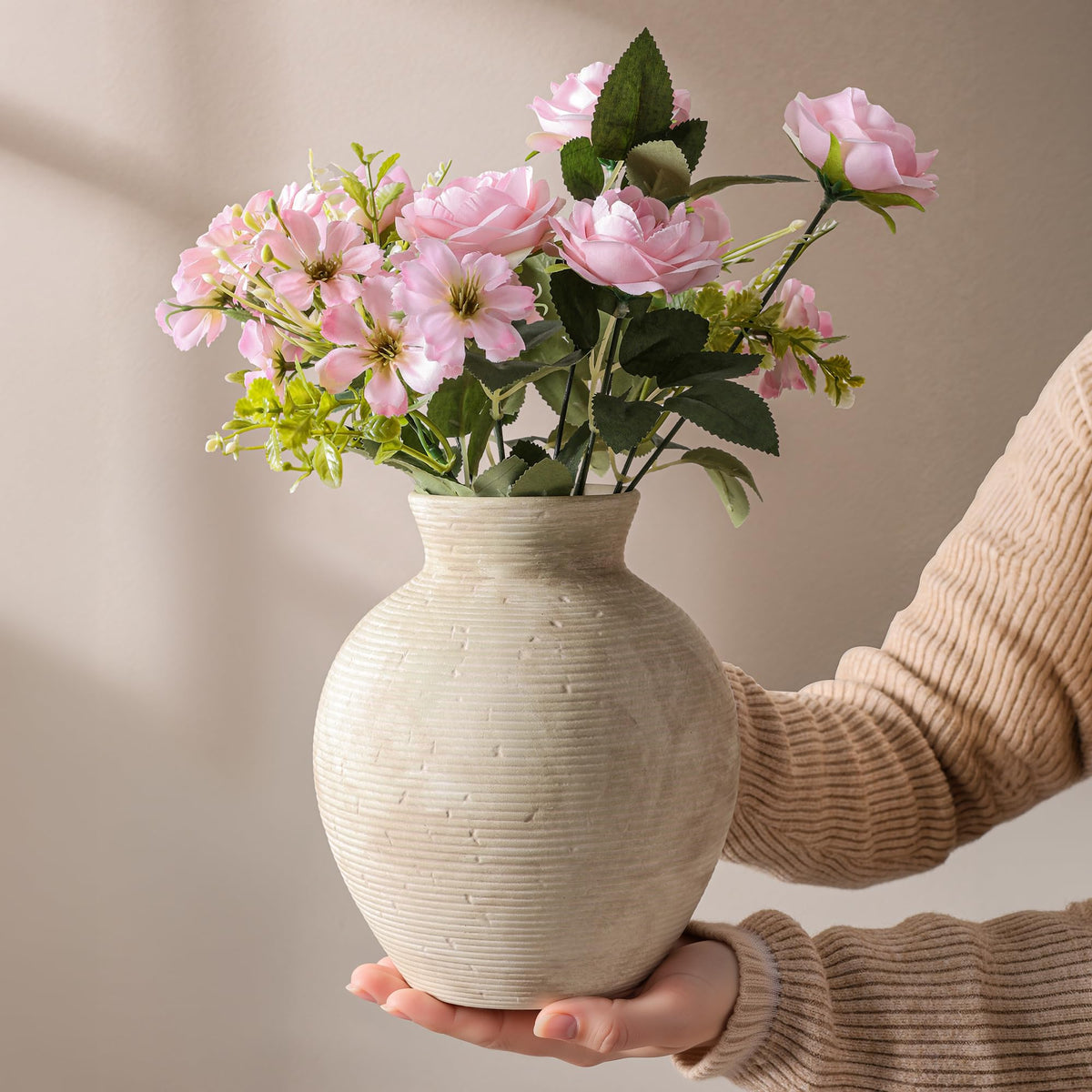 FancyPlus vase makes a thoughtful gift for housewarmings, weddings, or anniversaries.