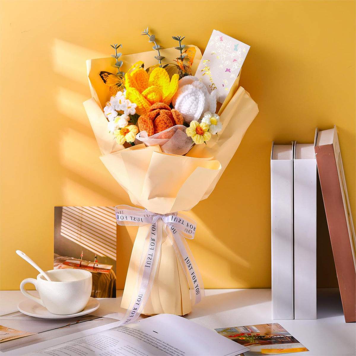 Fanfanwin bouquet includes eucalyptus leaves for a fresh, natural look.