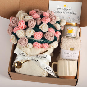 FantasDeck Bloomie Blanket Bouquet ready-to-gift floral blanket and cozy throw