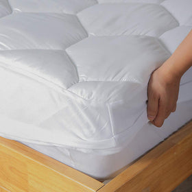 Ultra-soft fabric provides gentle touch for comfortable nights.