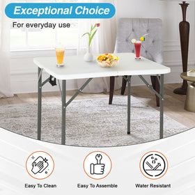 FDW stain-resistant plastic top, resists spills for simple cleaning after meals.