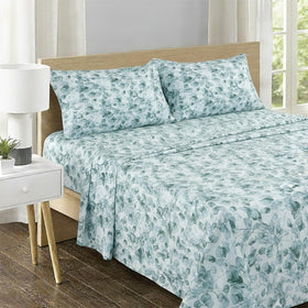 Feather & Stitch New York fitted sheet with 18 inch pockets fits deep mattresses securely.
