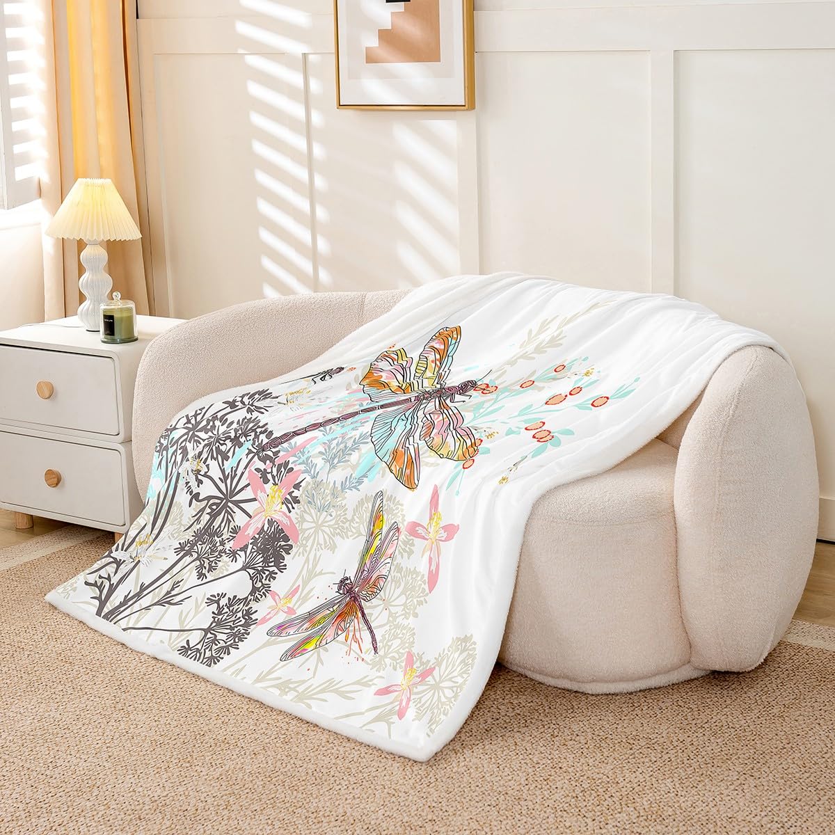 Feelyou Dragonfly throw on a couch, enhances living room ambiance.