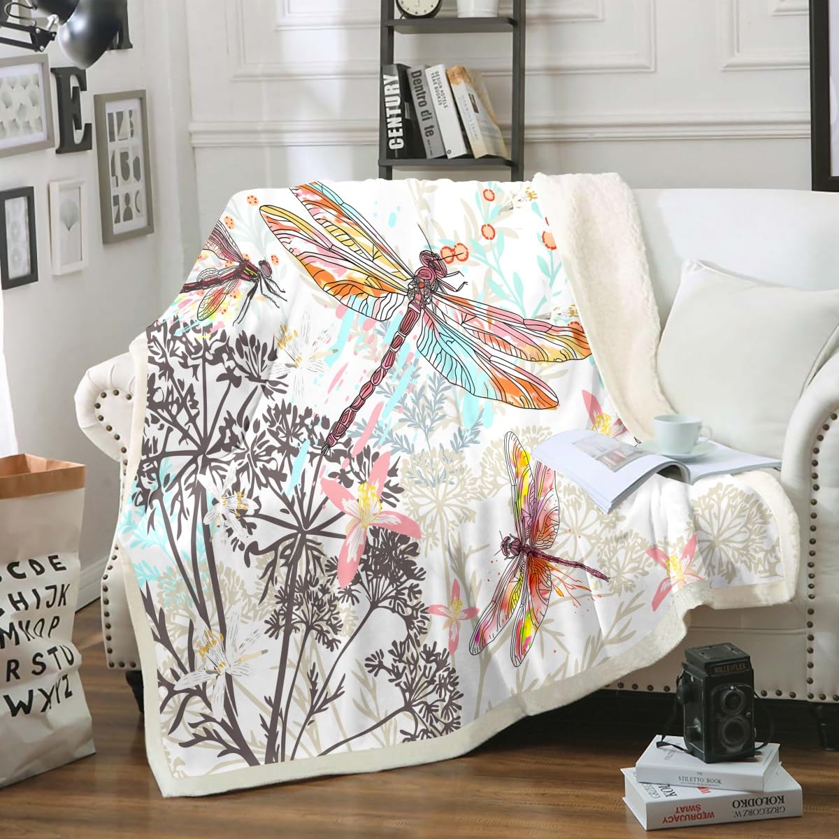 Feelyou Dragonfly throw, front view, cozy fleece texture for chilly evenings.
