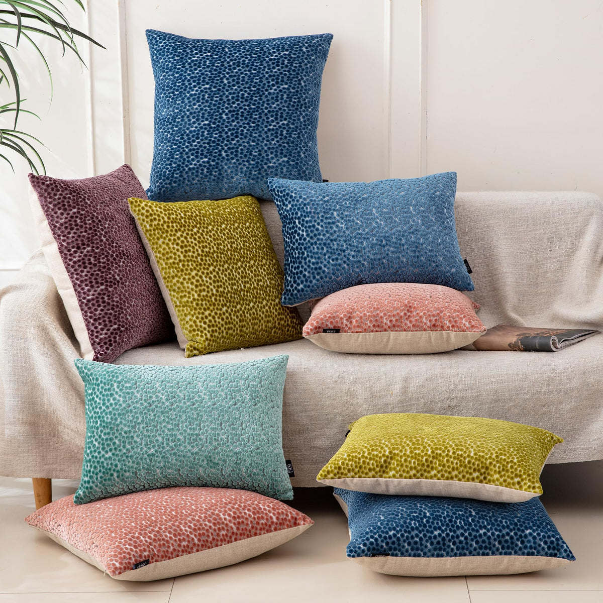 FIFU olive-green decorative cushions 2-pack complements modern living spaces.