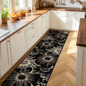 Findosom pet-friendly hallway rug tolerates paws and spills.