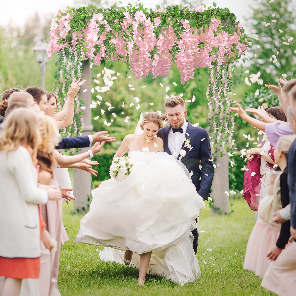 Findosom Wisteria garland offers easy DIY installation and flexible styling.