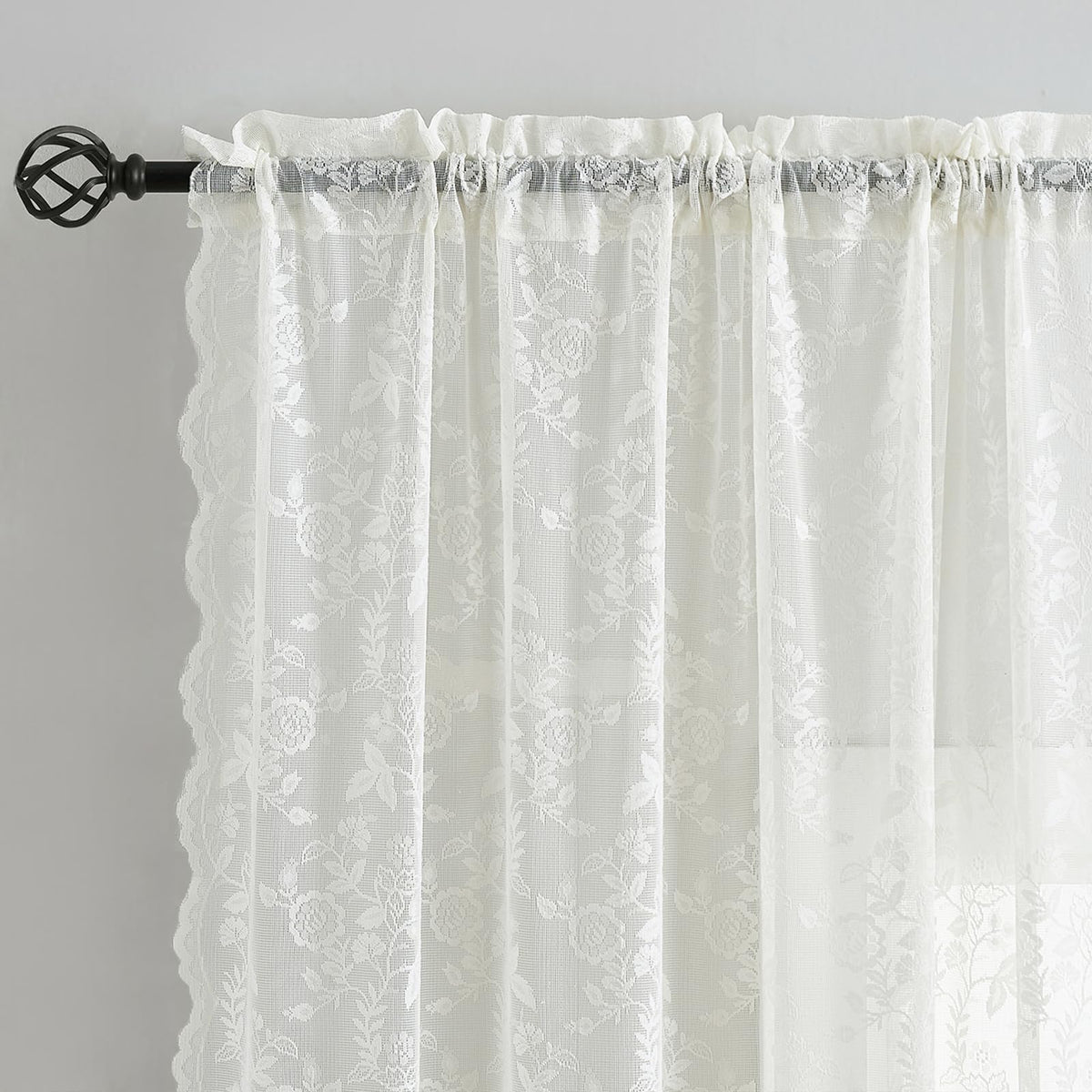 FineCITY ivory lace curtains showcase scalloped lace detail for vintage charm and soft light.