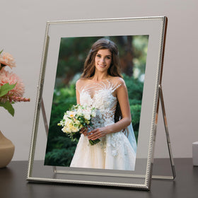 FineLiMoLa floating frame front view showing glass panels and border