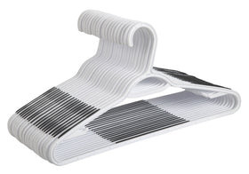 Finnhomy 50-pack plastic hangers with non-slip pads for secure closet organization.