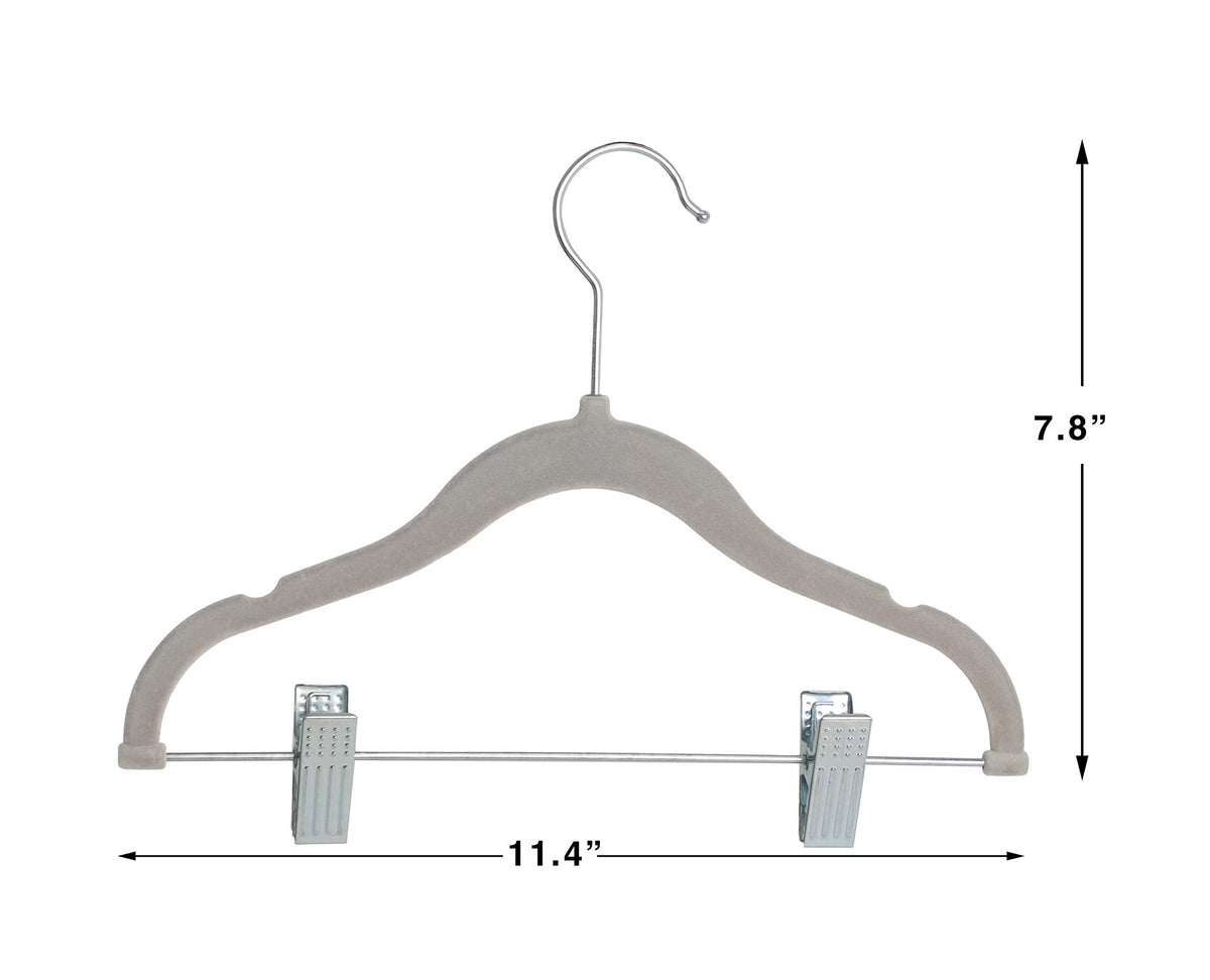 Finnhomy movable clips adjust to fit pants, skirts, and garments.
