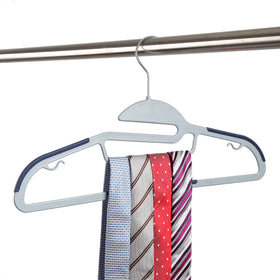 Finnhomy ultra slim profile hangers maximize closet space