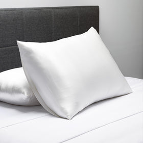 Fishers Finery OEKO-TEX certified silk pillowcase supports a safer sleeping environment.